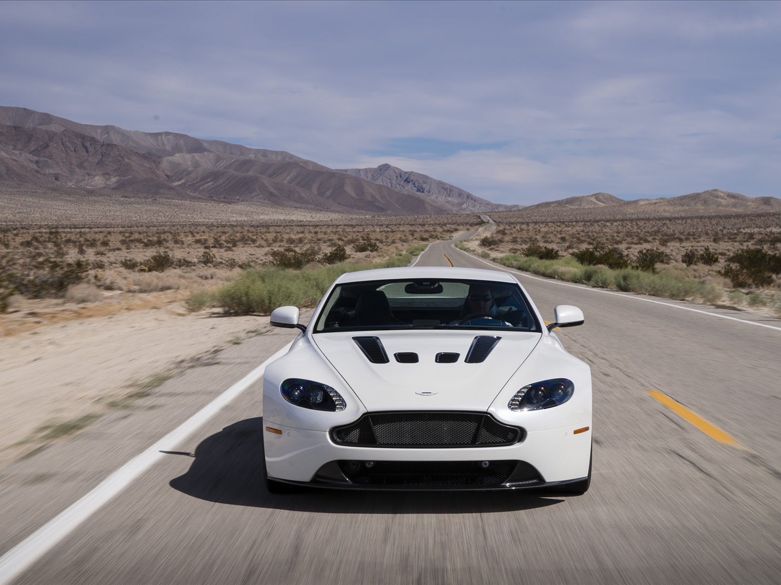 Aston Martin V12 Vantage S 2014